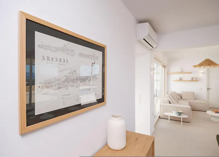 Arcadia Naxos * Naxos City